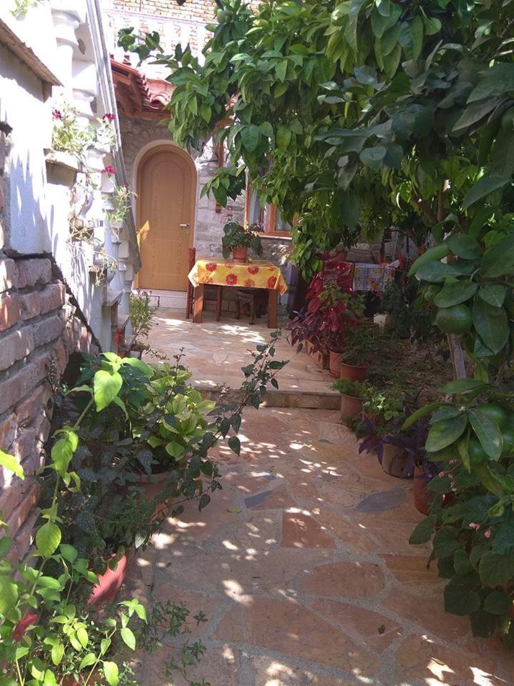 Guesthouse Hlias Gloria Μπεράτ Εξωτερικό φωτογραφία