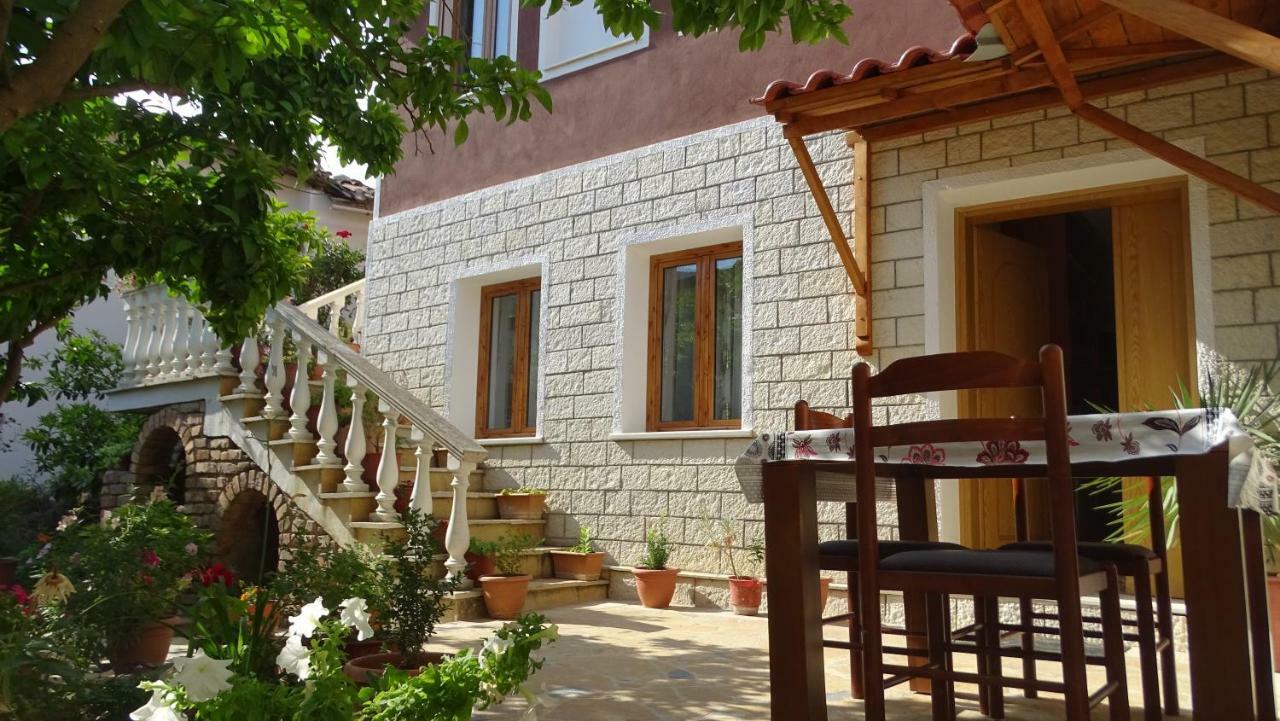 Guesthouse Hlias Gloria Μπεράτ Εξωτερικό φωτογραφία